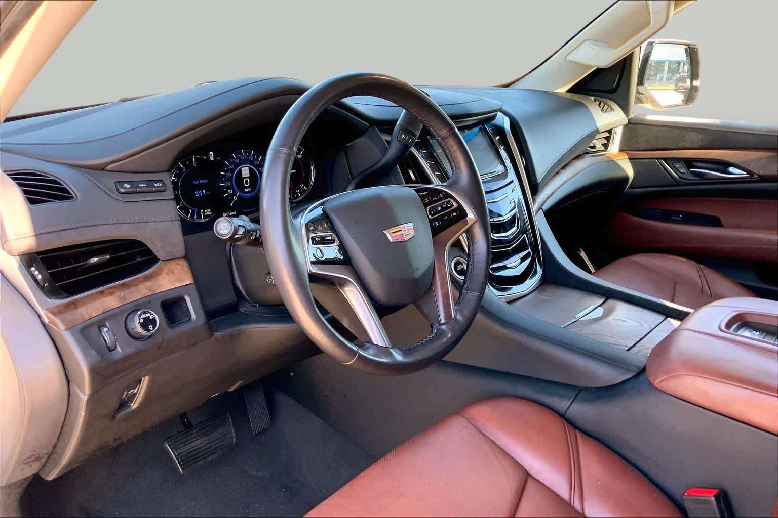 Used 2019 Crystal White Tricoat Cadillac Premium Luxury image 18