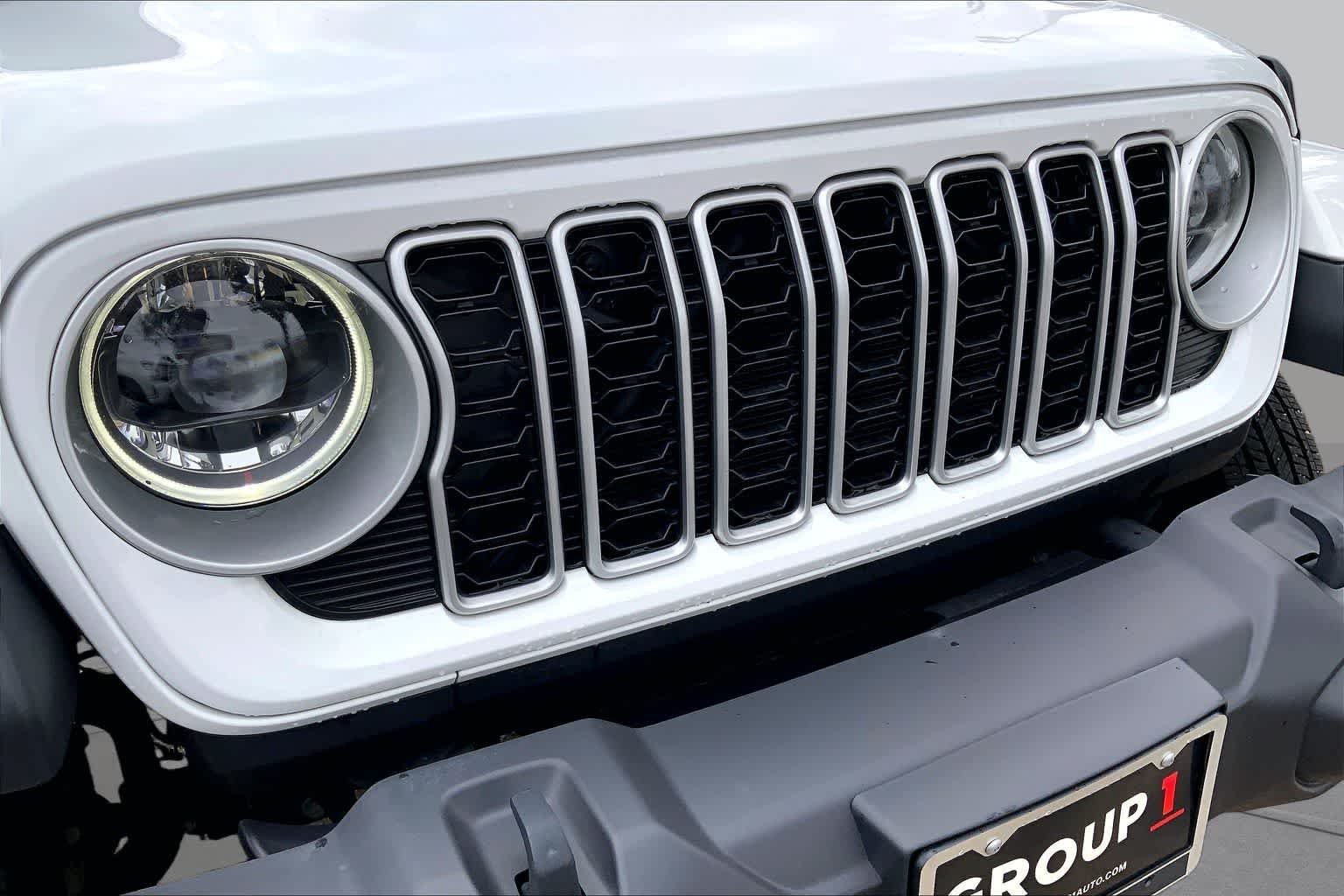 Used 2024 Bright White Clearcoat Jeep Sahara image 30