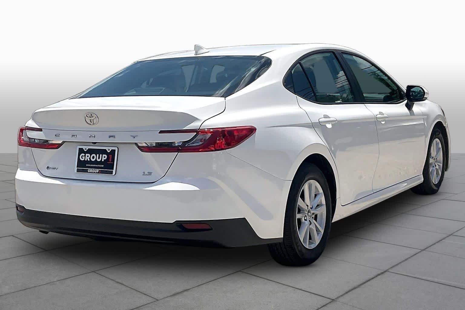 Used 2025 Ice Cap Toyota LE image 13