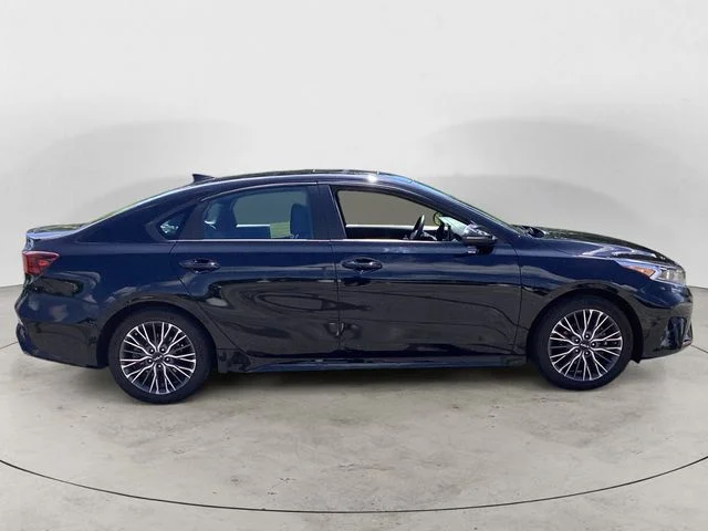 Used 2024 Aurora Black Kia GT-Line image 6