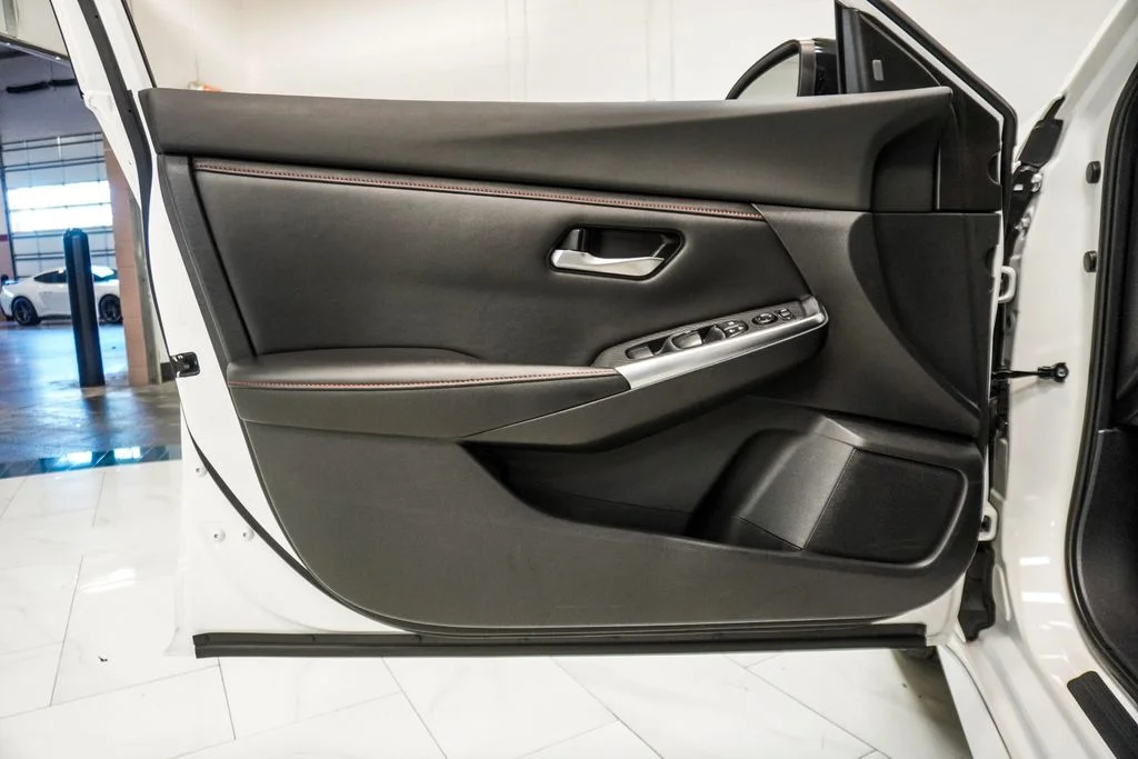 Used 2022 White Nissan SR image 15