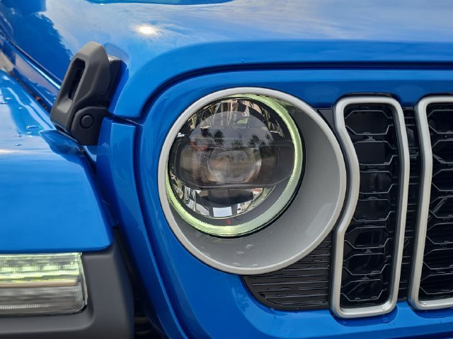 New 2026 Hydro Blue Pearl-Coat Exterior Paint Jeep Sahara image 7