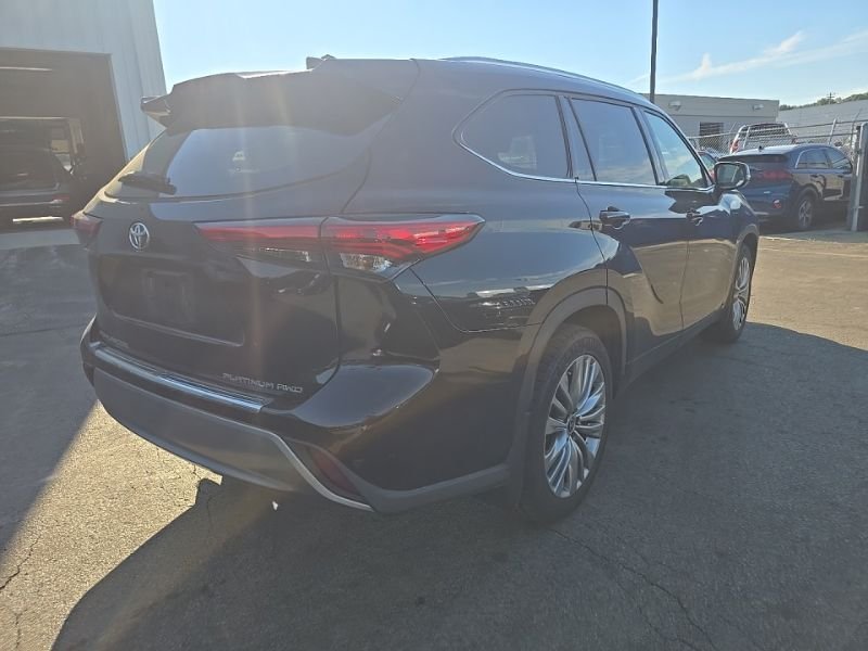 Used 2022 Black Toyota Platinum image 8