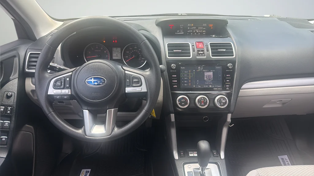 Used 2017 White Subaru 2.5i Premium image 13