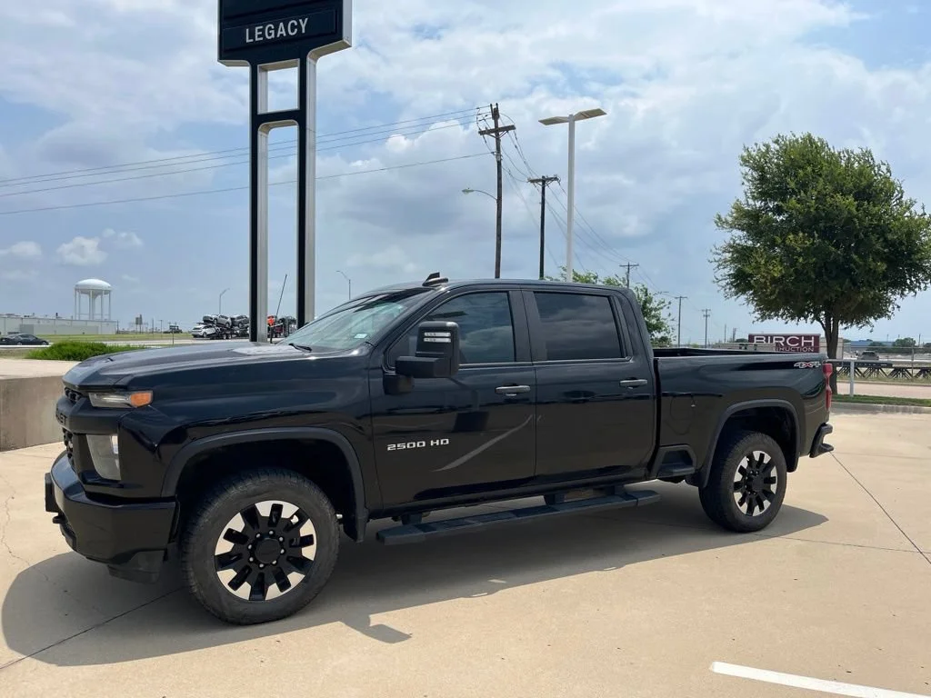 Used 2020 BLACK Chevrolet Custom image 1