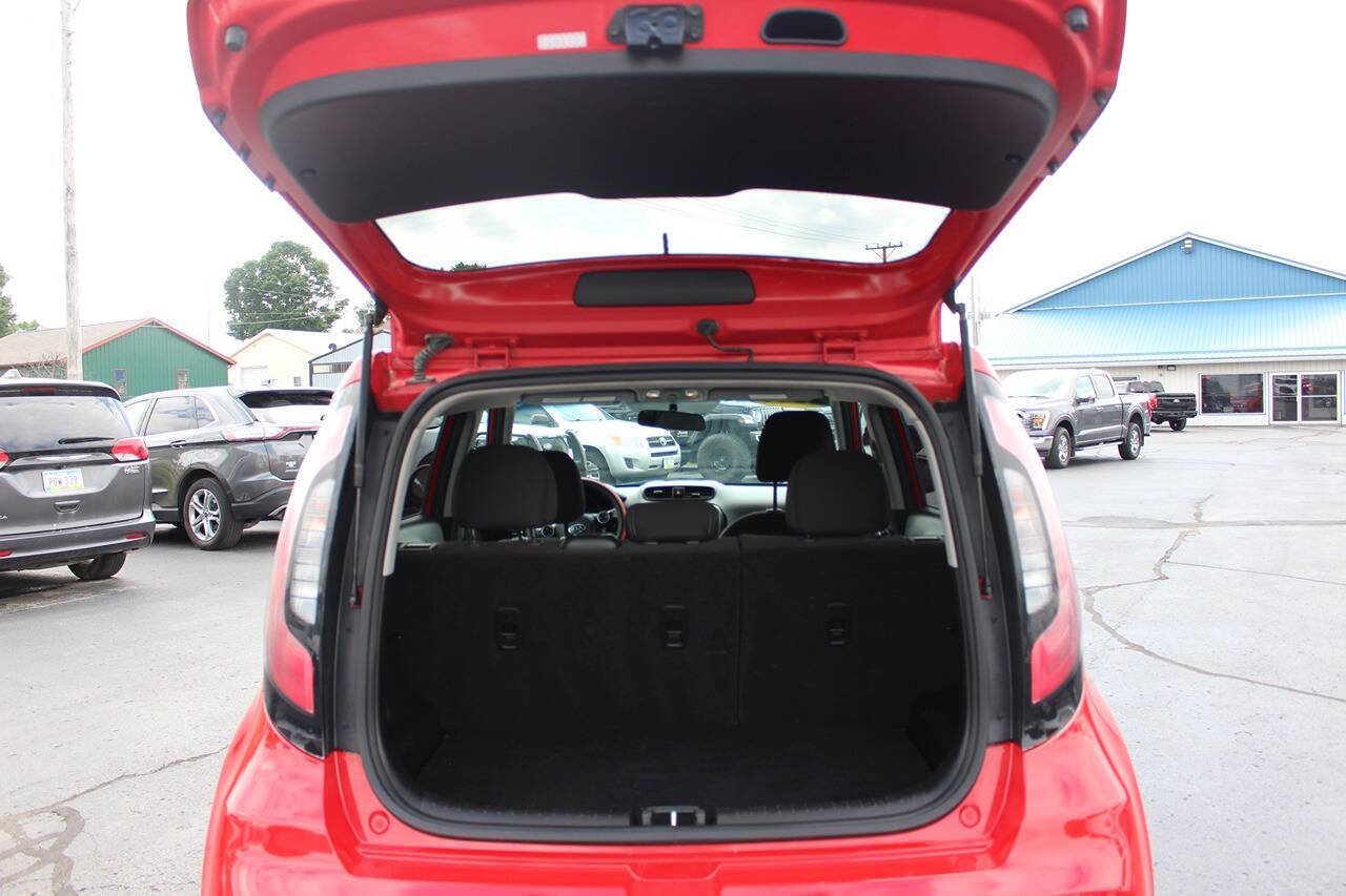 Used 2019 Inferno Red Kia Base 4dr Crossover 6A image 6