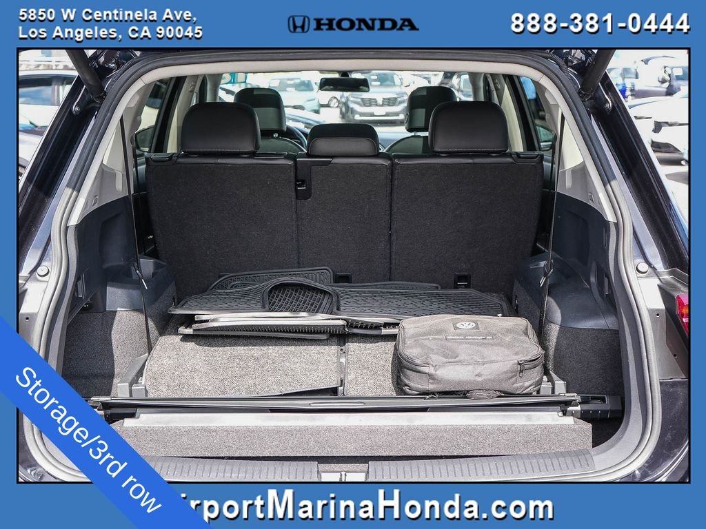 Used 2018 Pearl Metallic Volkswagen 2.0T SEL image 16