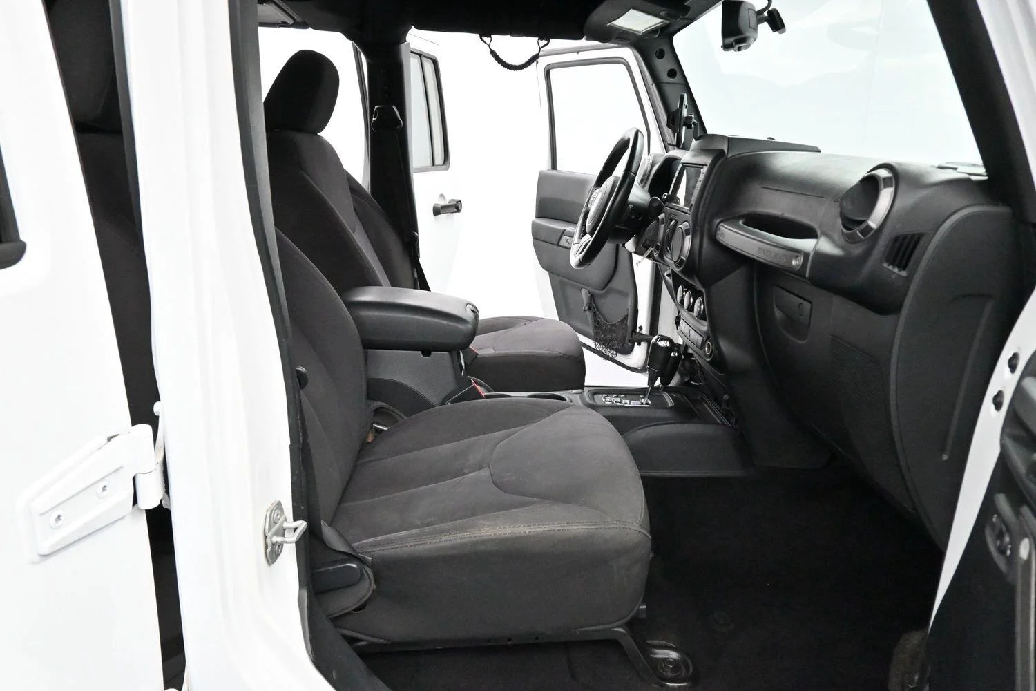 Used 2015 Bright White Clearcoat Jeep Sport image 26