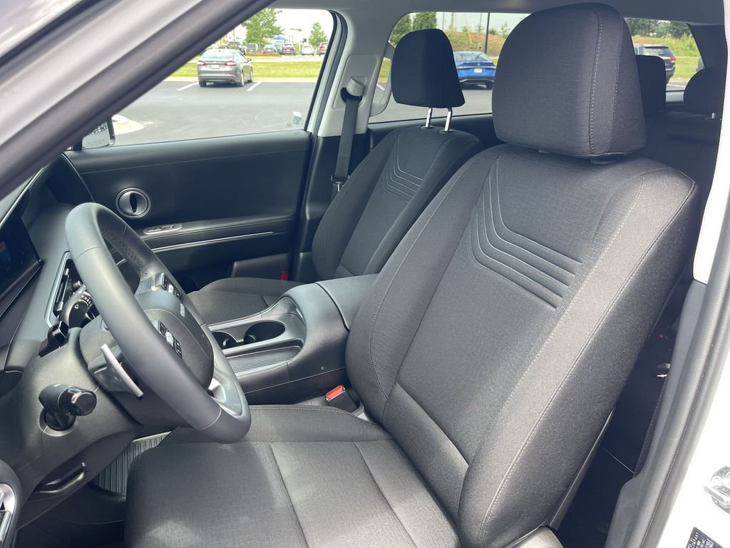 Used 2026 White Hyundai SE image 15