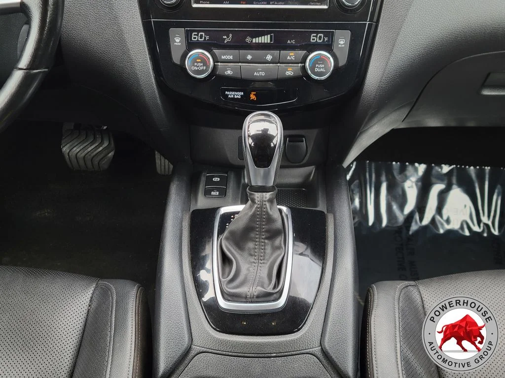 Used 2021 Silver Nissan SL image 22