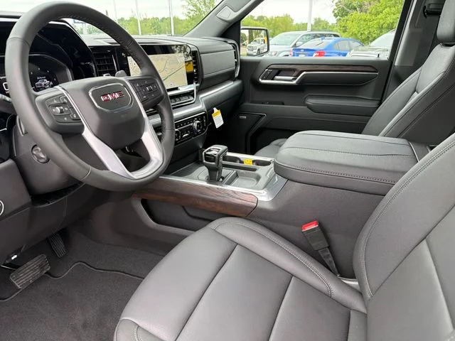 2026 GMC Sierra 1500 SLT - Photo 18