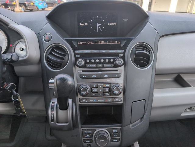 Used 2012 Crystal Black Pearl Honda Touring image 25