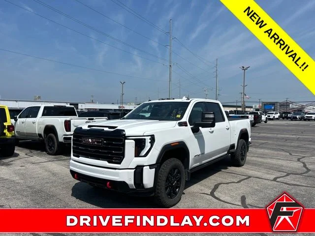 Used 2024 White GMC AT4 image 1