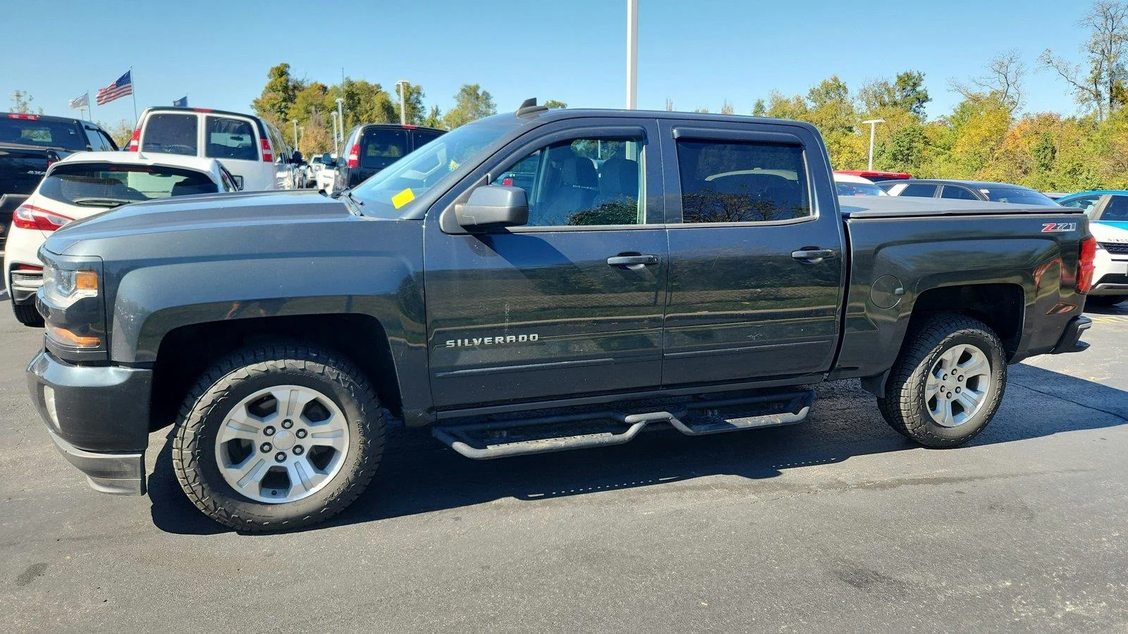 Used 2017 GRAPHITE METALLIC Chevrolet LT image 5