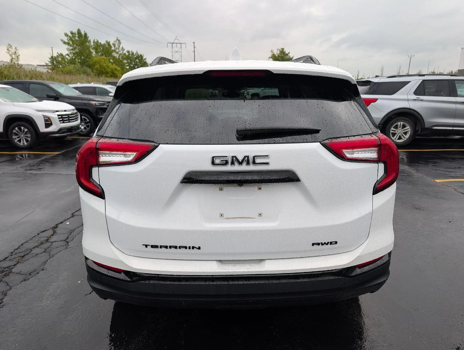 Used 2024 Summit White GMC SLE image 6