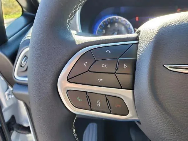 2026 Chrysler Pacifica Select - Photo 10