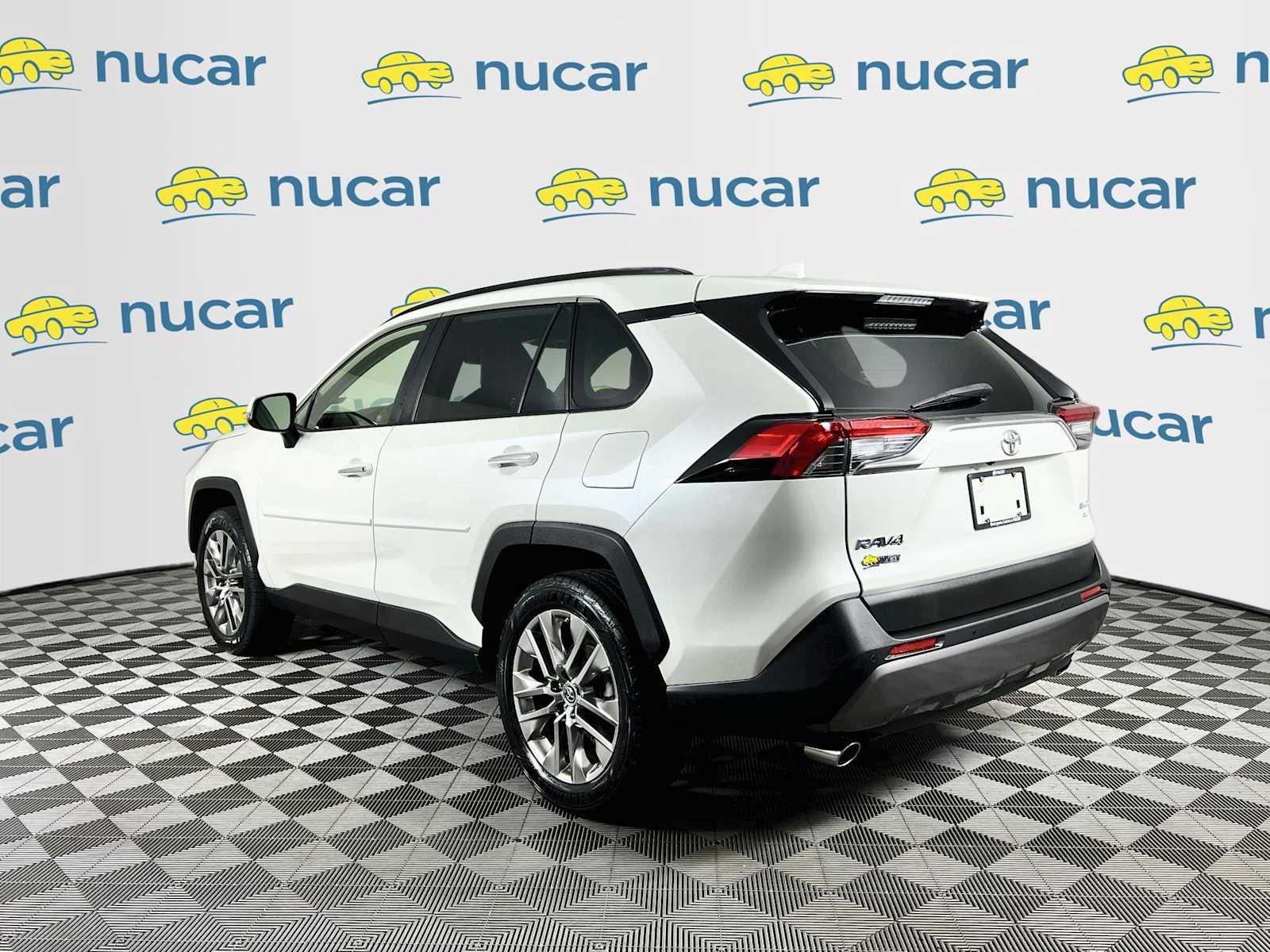 Used 2019 Blizzard Pearl Toyota Limited image 5