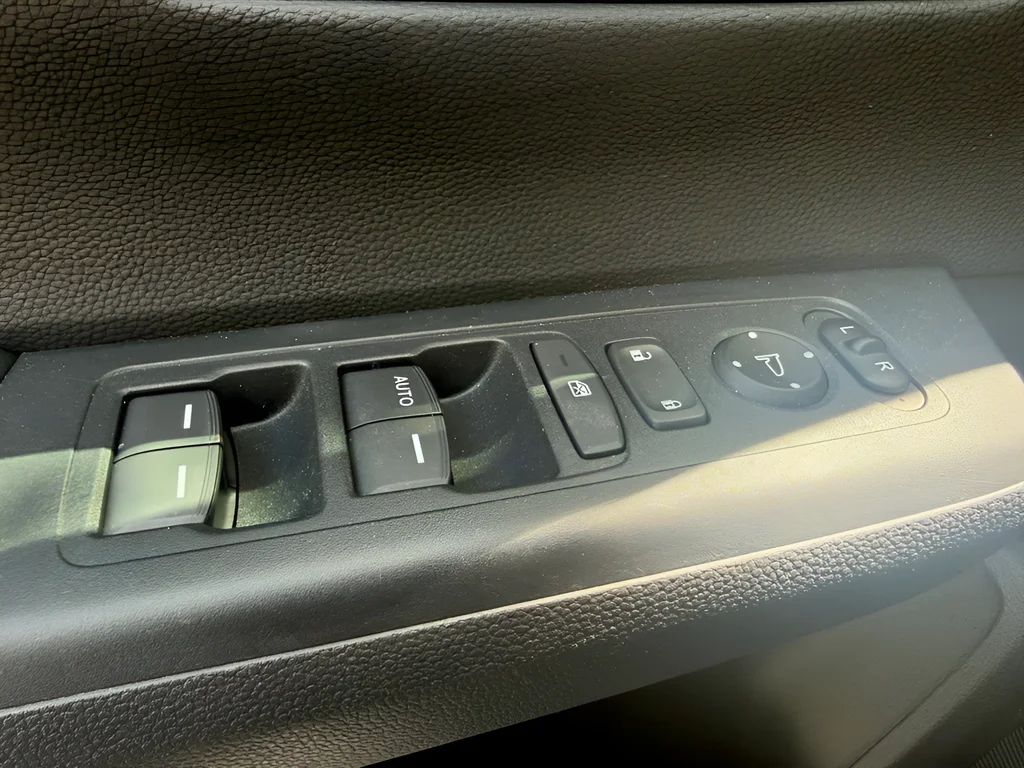 2024 Honda CR-V LX - Photo 24