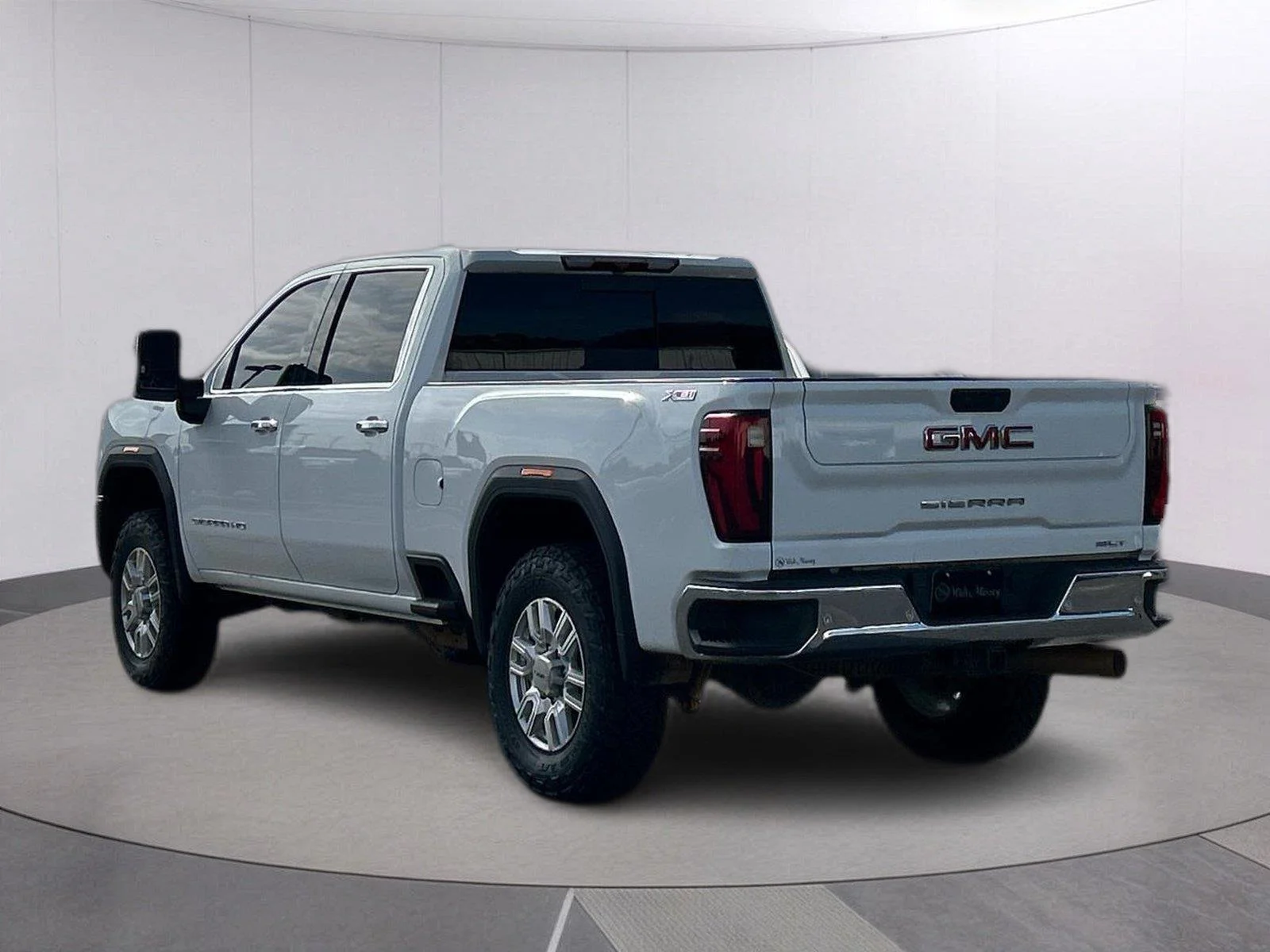 Used 2024 Summit White GMC SLT image 3