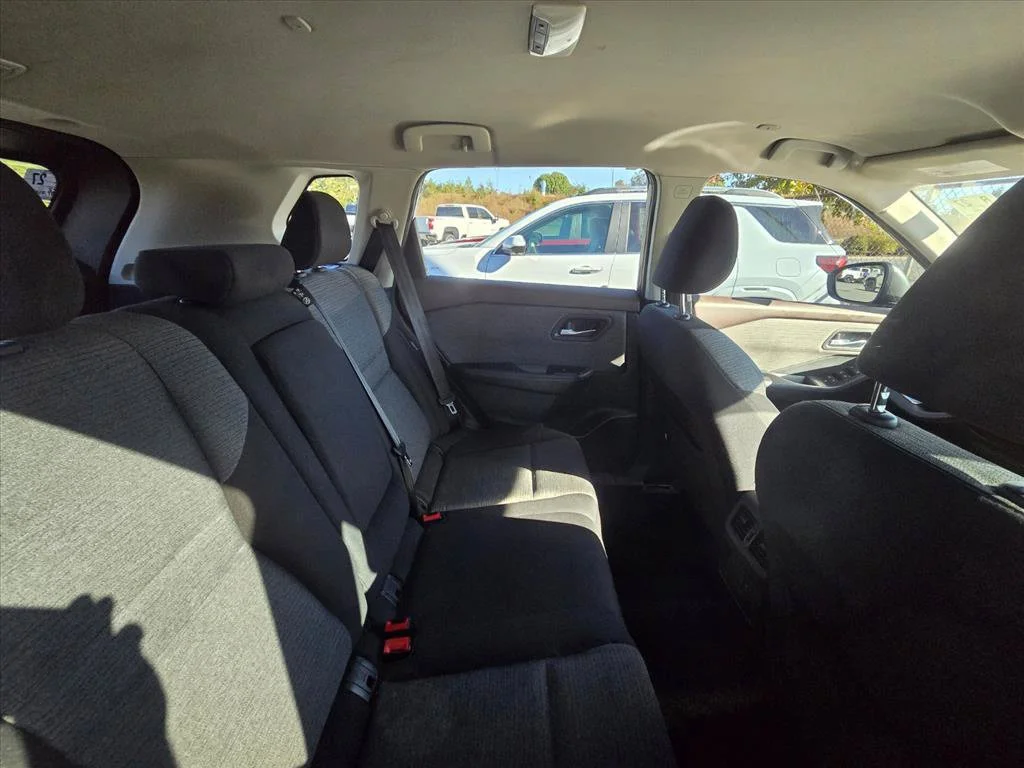Used 2022 Gray Nissan SV image 12