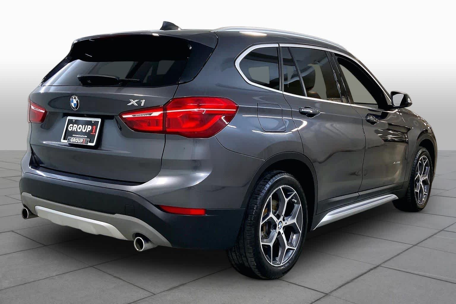 Used 2018 Mineral Gray Metallic BMW xDrive28i image 12