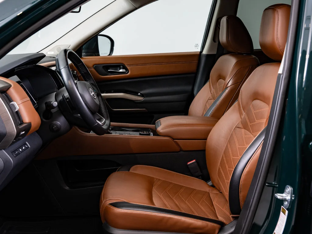 Used 2023 Obsidian Green Pearl Nissan Platinum image 24
