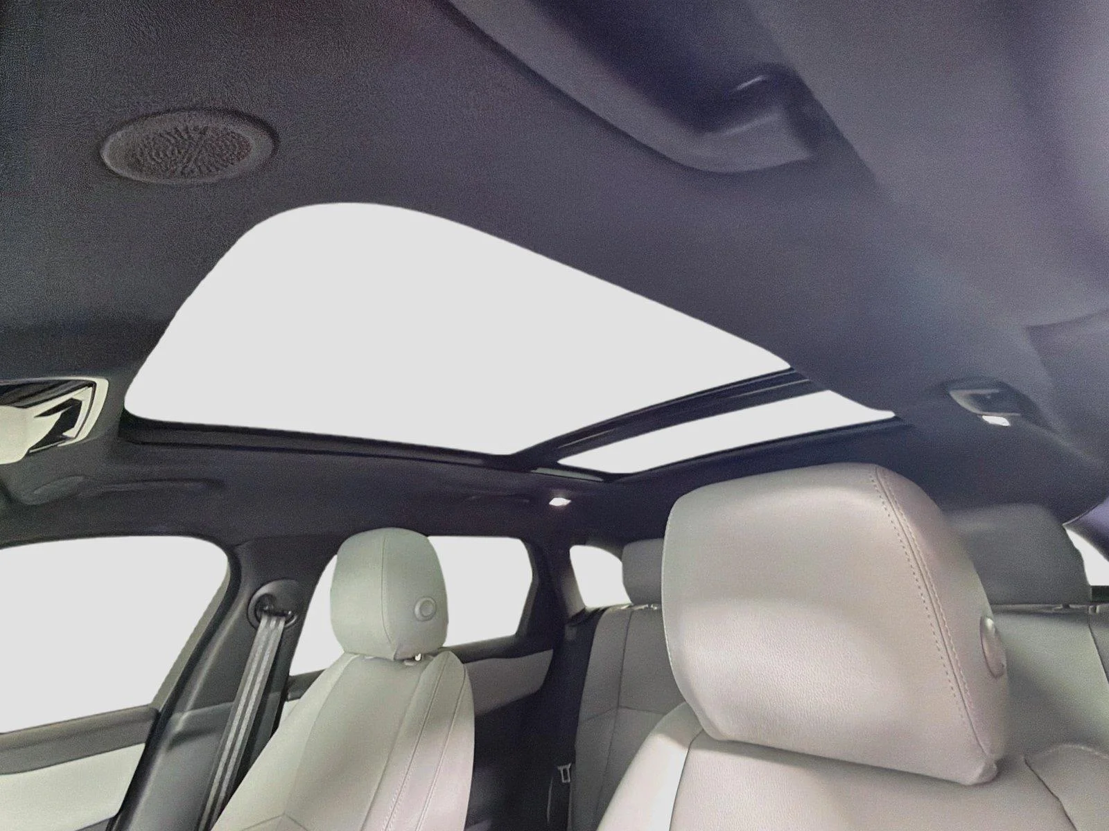2026 Land Rover Range Rover Velar S - Photo 23