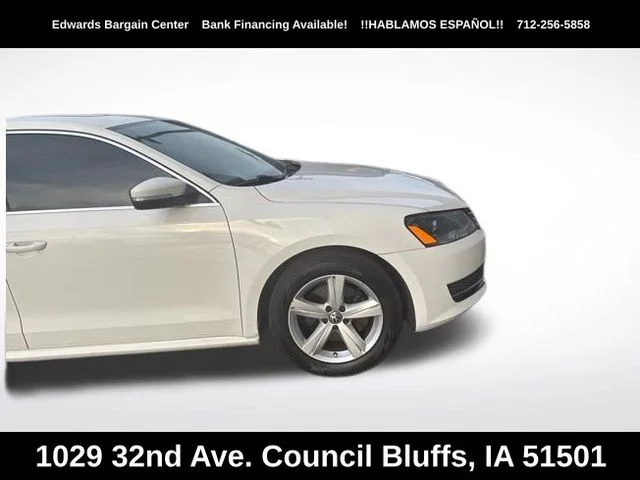 Used 2013 White Volkswagen 2.5 SE image 3