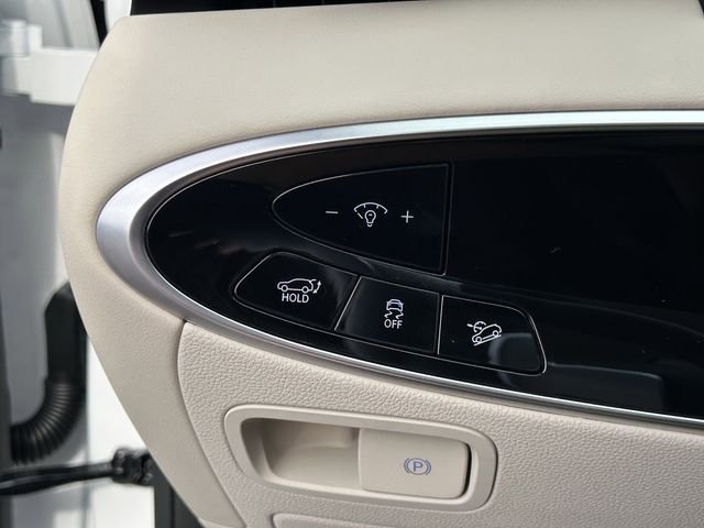 New 2026 White Genesis 2.5T Select image 24