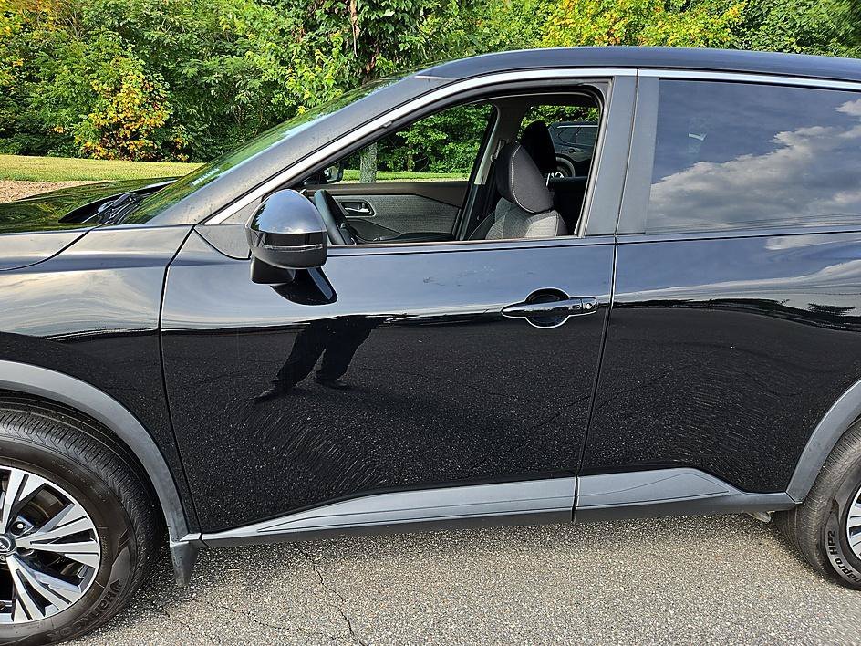 Used 2022 Super Black Nissan SV image 9