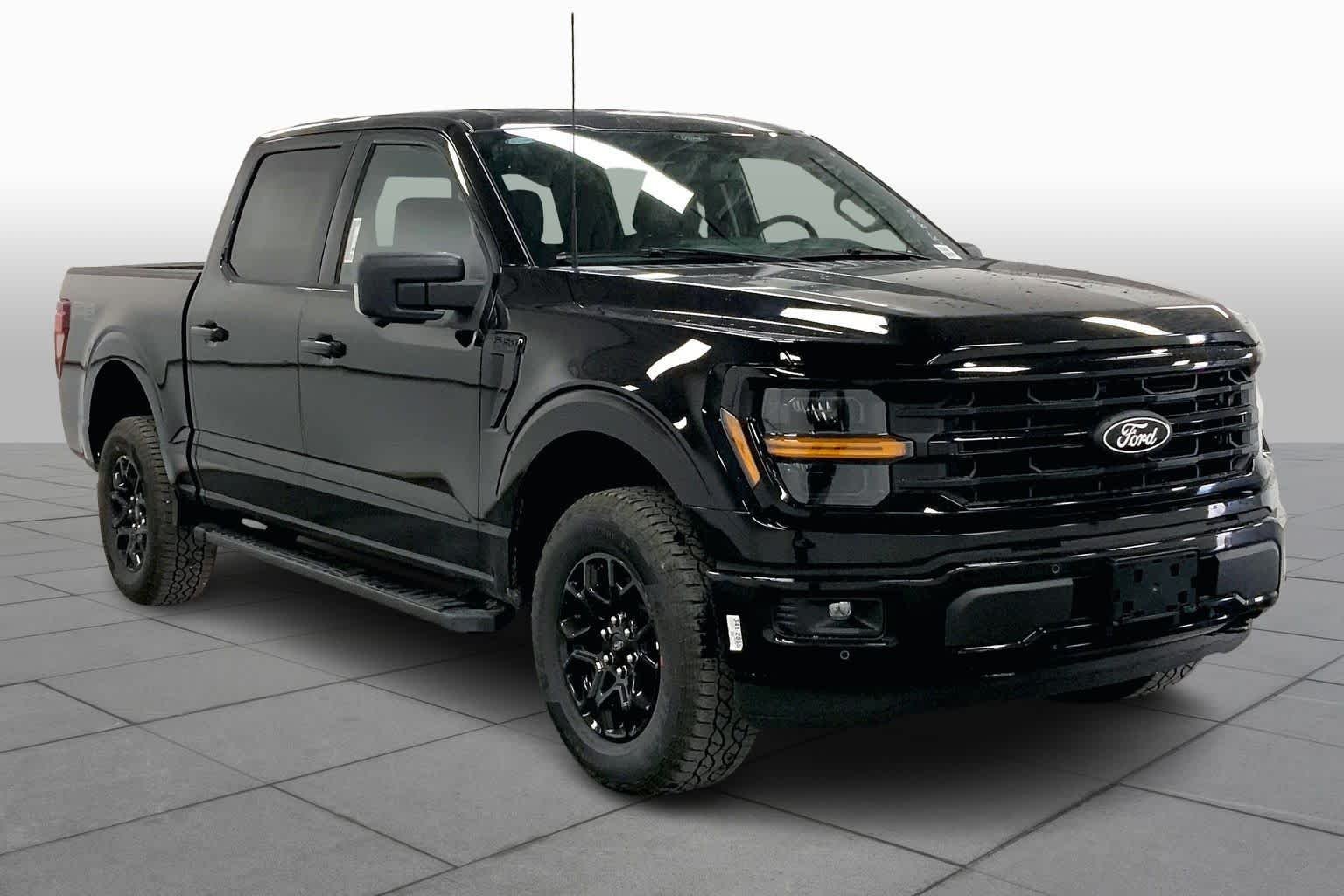 New 2026 Agate Black Metallic Ford XLT image 2