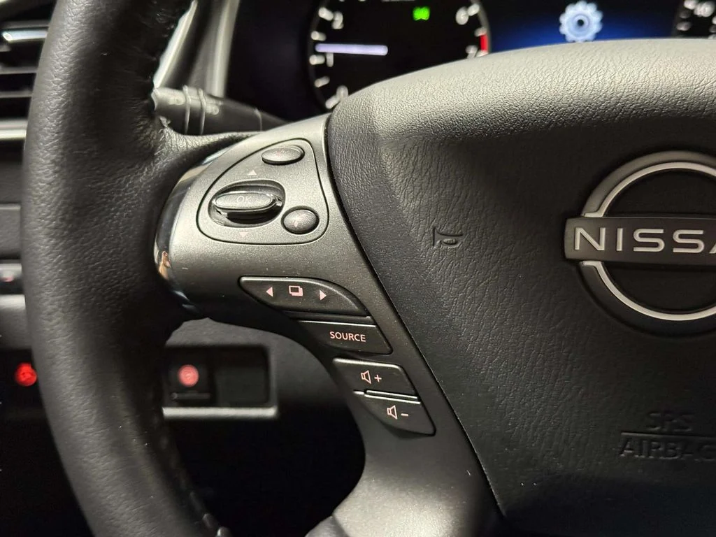 Used 2023 Pearl White Tricoat Nissan SL image 15