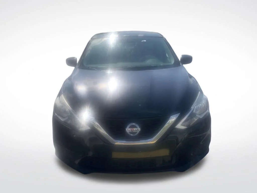 Used 2019 Black Nissan S image 9