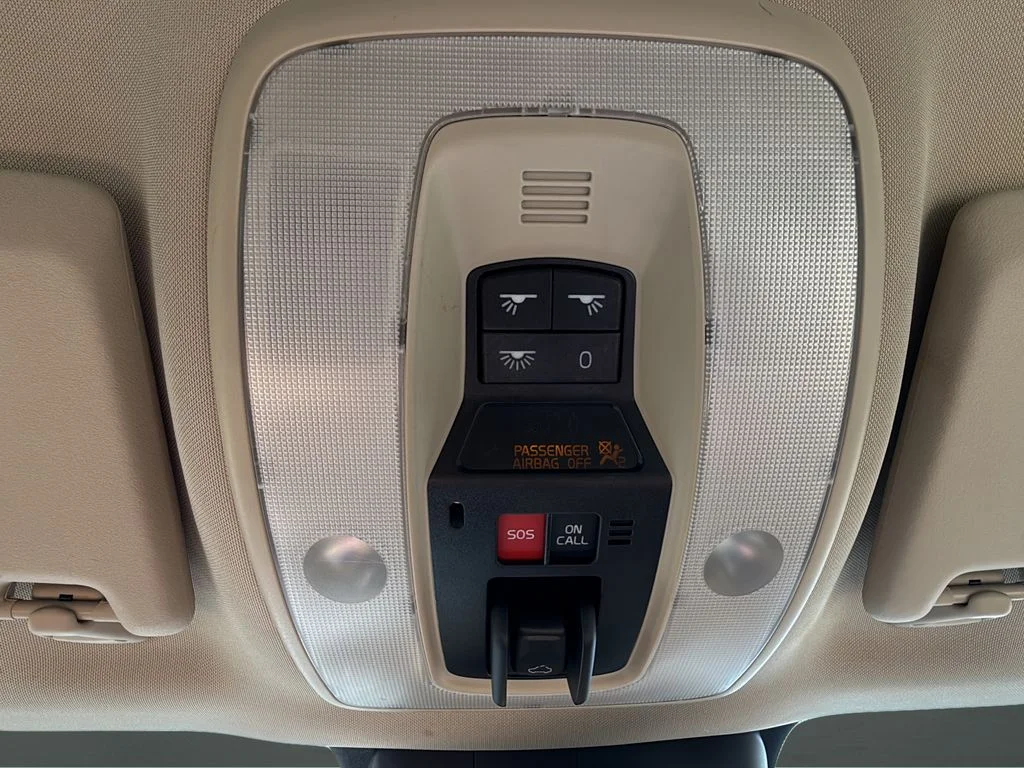 Used 2015 White Volvo T6 image 18