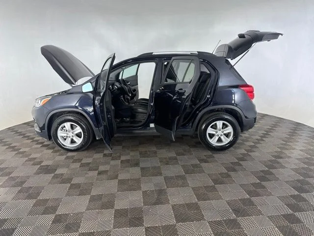 Used 2022 Blue Chevrolet LT image 9