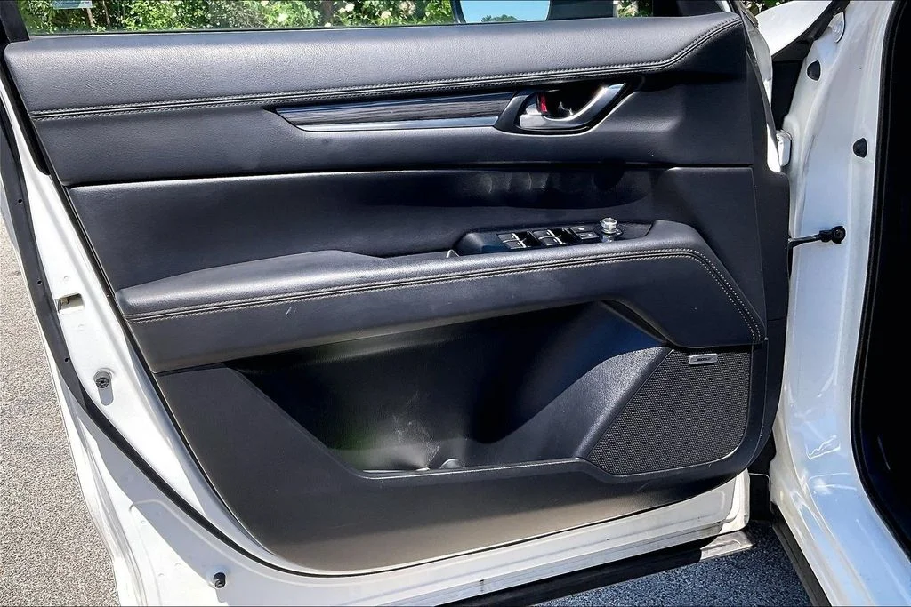 Used 2018 White Mazda Grand Touring image 23