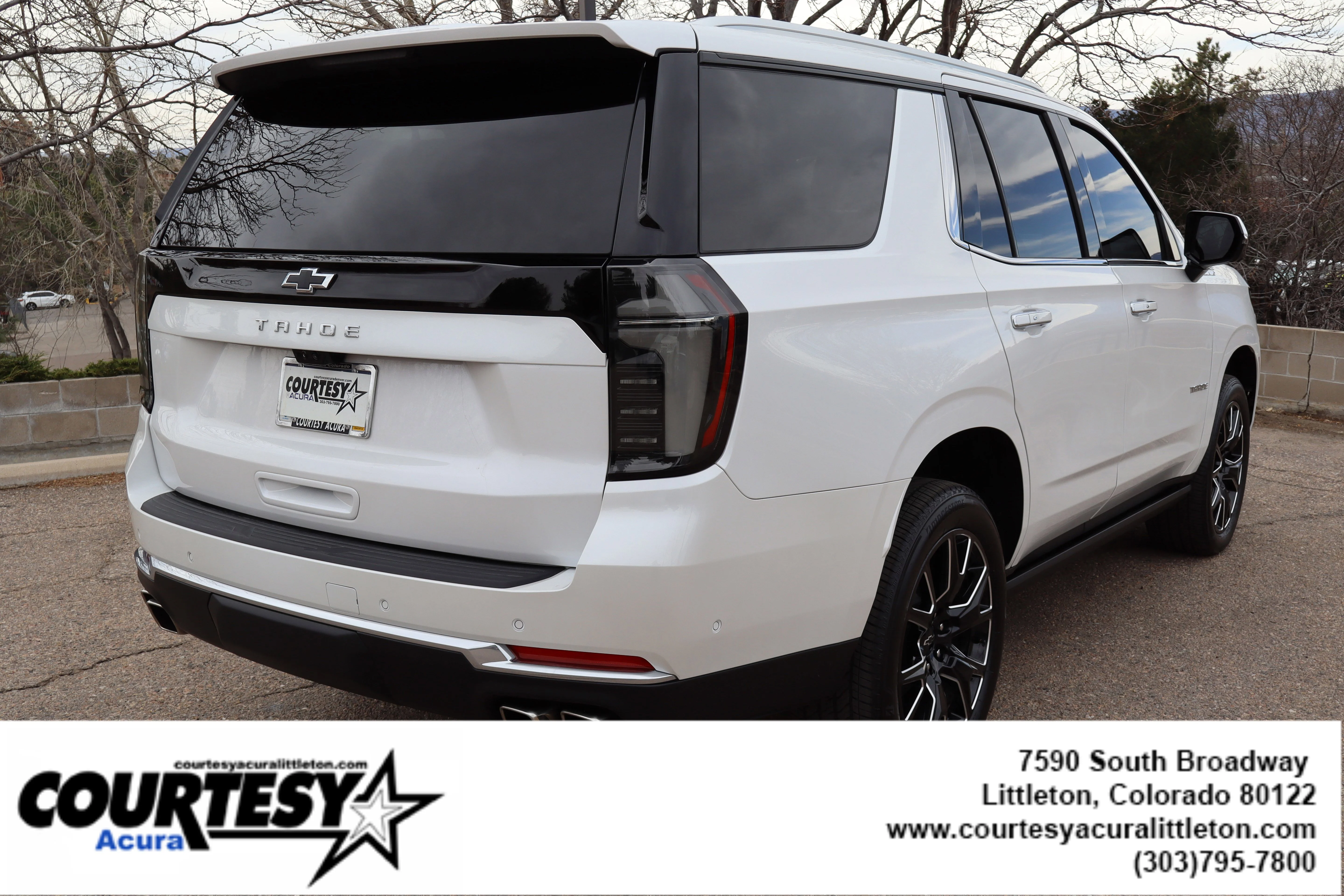 Used 2025 Iridescent Pearl Tricoat Chevrolet High Country image 7