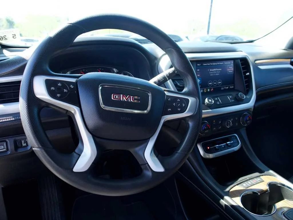 2021 GMC Acadia SLE - Photo 17