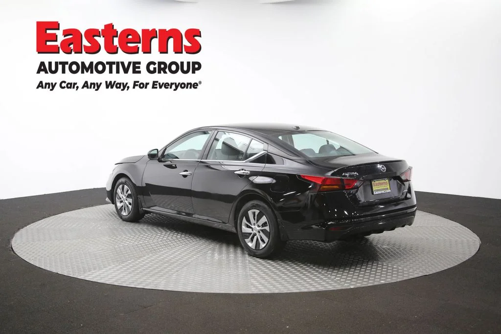 Used 2020 Black Nissan 2.5 S image 64