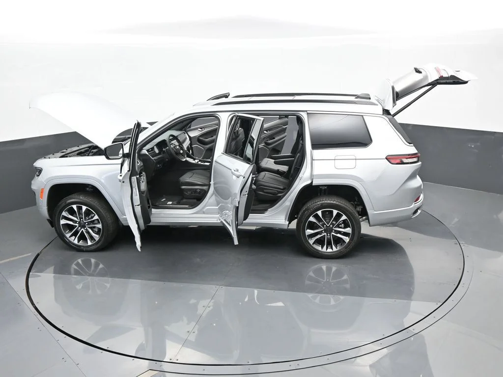 Used 2024 Silver Zynith Jeep Overland image 59