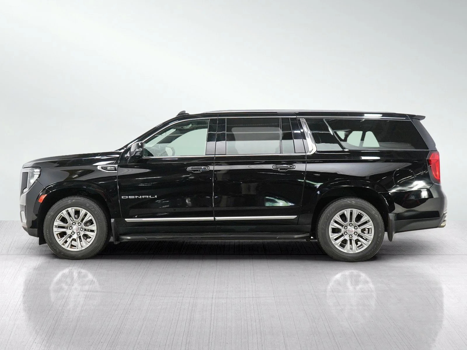 Used 2021 Black GMC Denali image 2