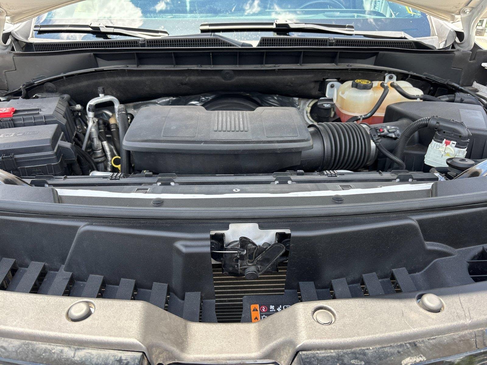 Used 2023 Crystal White Tricoat Cadillac 4WD Sport Platinum image 9
