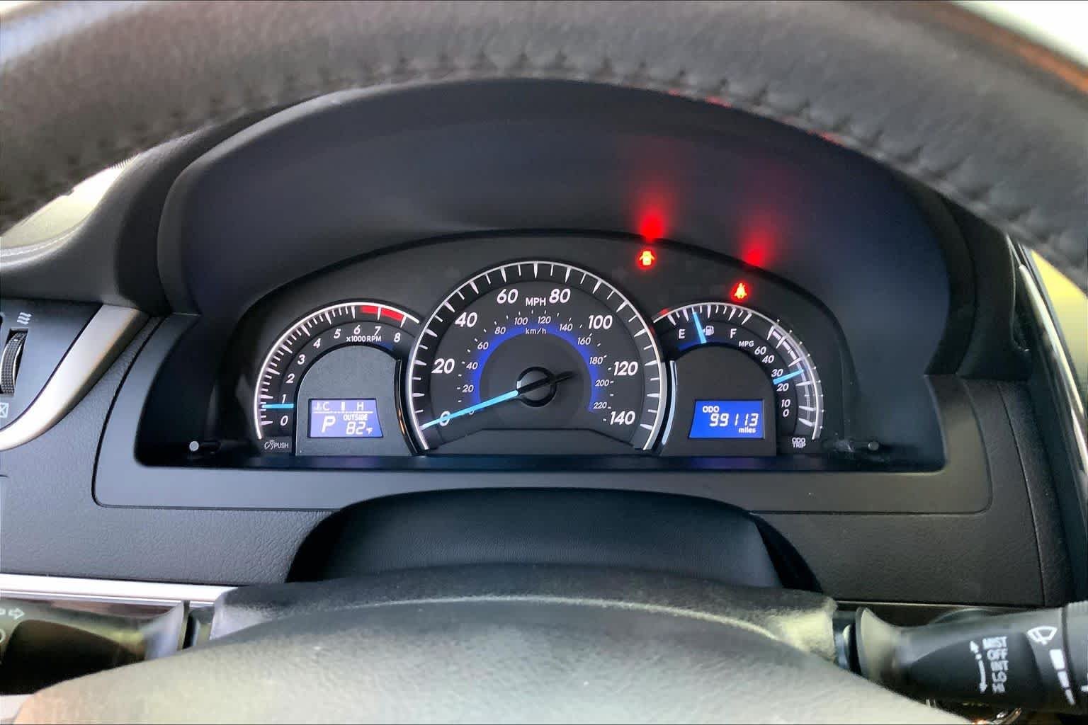 Used 2014 Blizzard Pearl Toyota XLE image 24