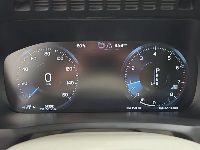 Used 2019 Magic Blue Metallic Volvo T5 Momentum image 18