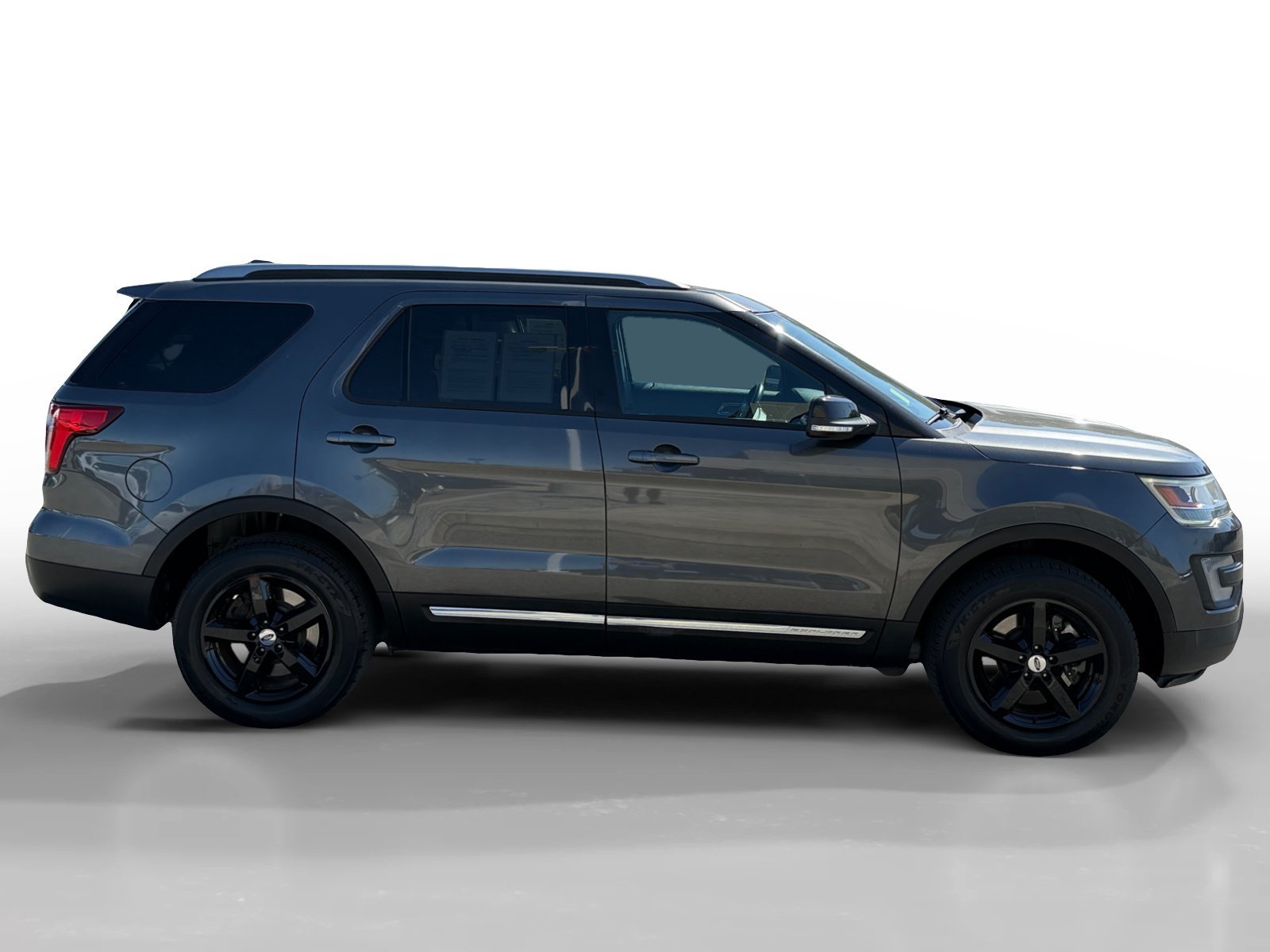 Used 2017 Magnetic Ford XLT image 6