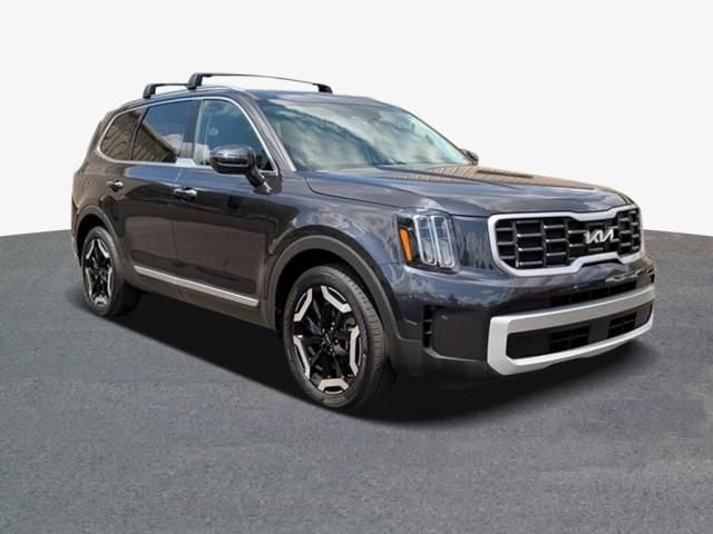 Used 2025 Gray Kia S image 4