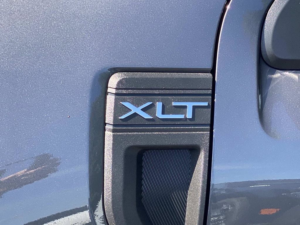 New 2026 Carbonized Gray Metallic Ford XLT image 8