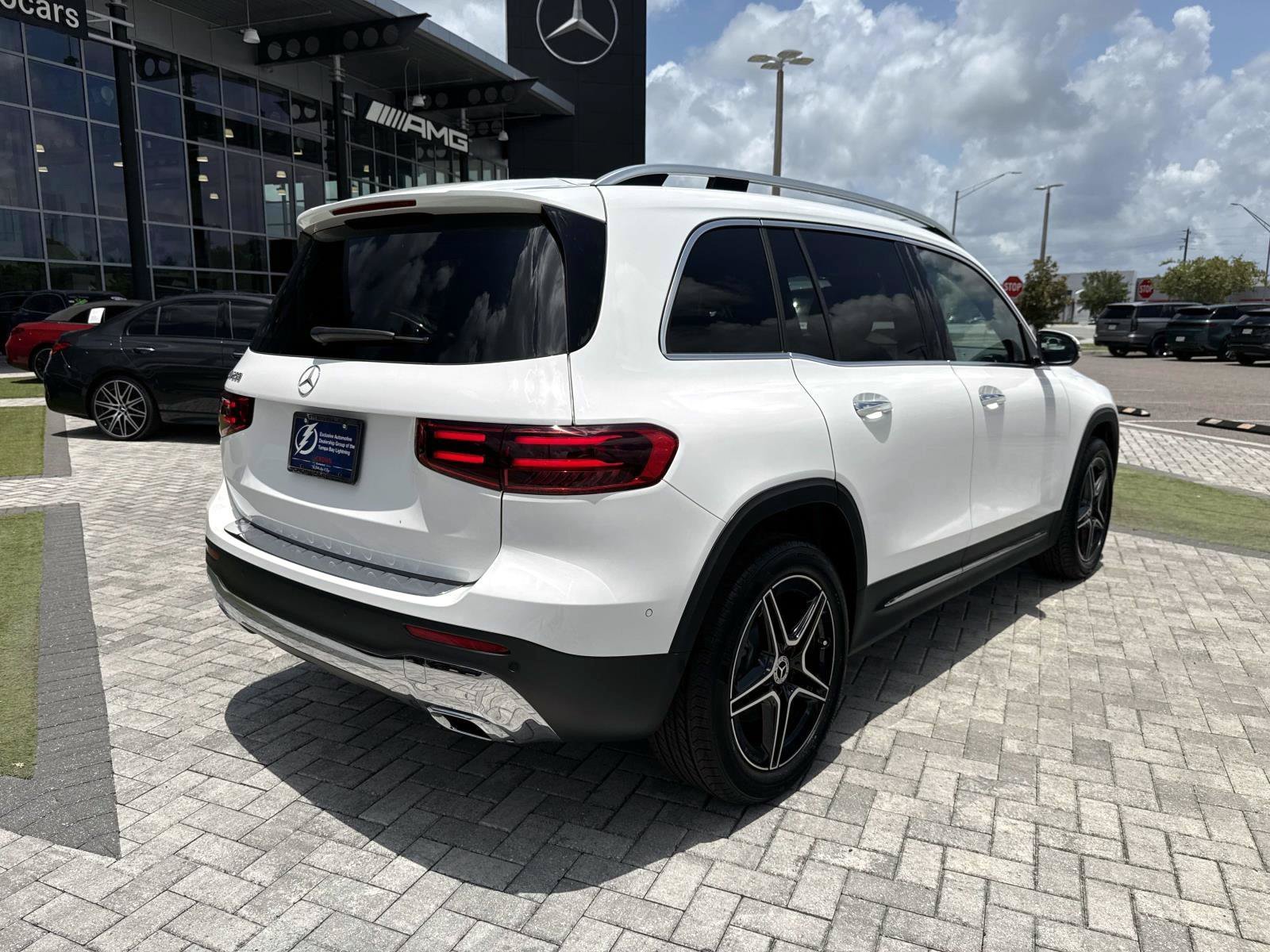 New 2026 Polar White Mercedes-Benz 250 SUV image 5