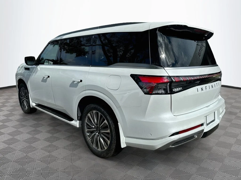 New 2027 RADIANT WHITE INFINITI Luxe 4WD image 7