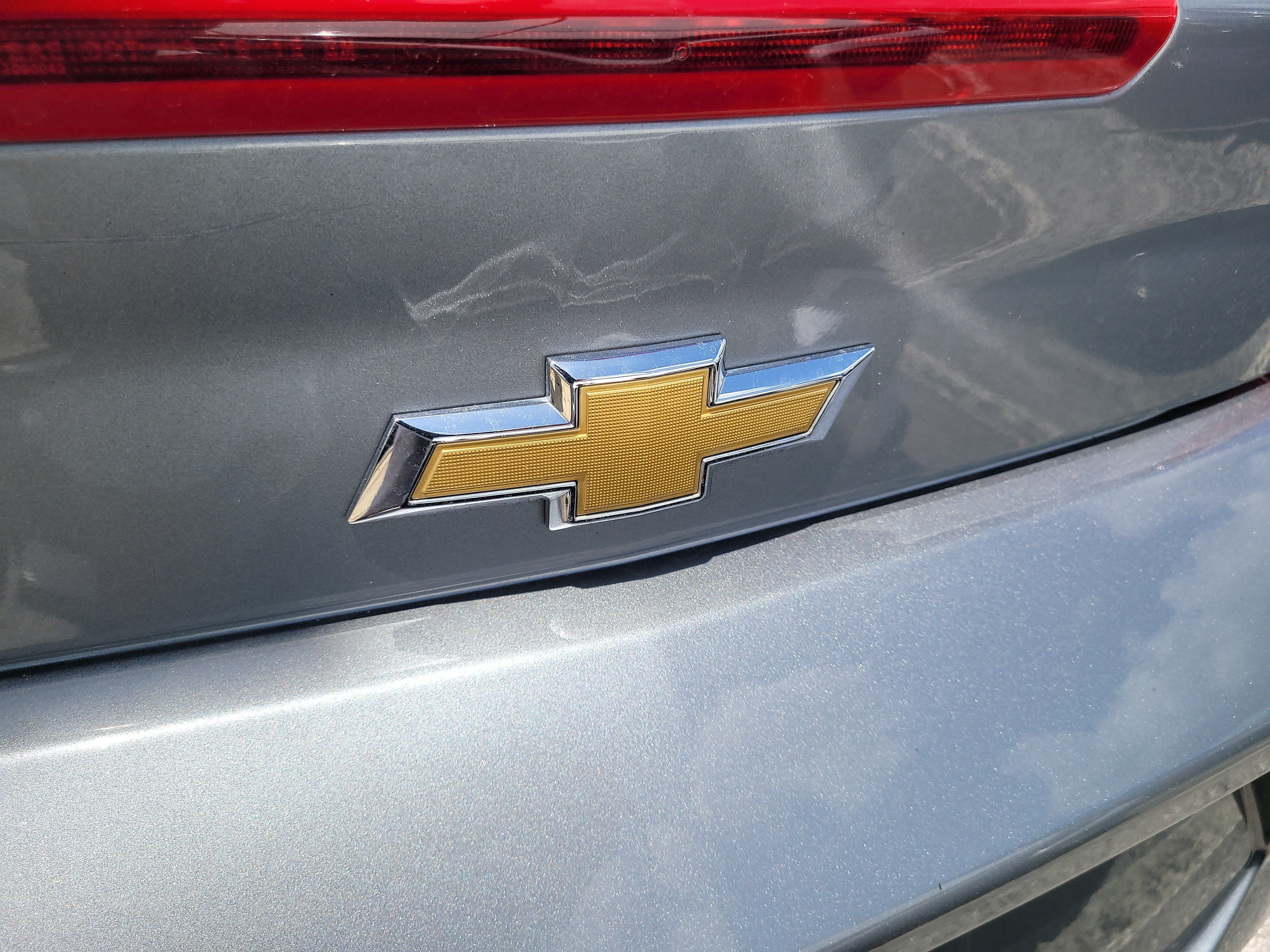 Used 2023 Sharkskin Metallic Chevrolet 1LT image 9
